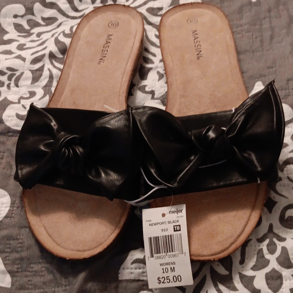 New size 10 slip on black dressy shoes with bow